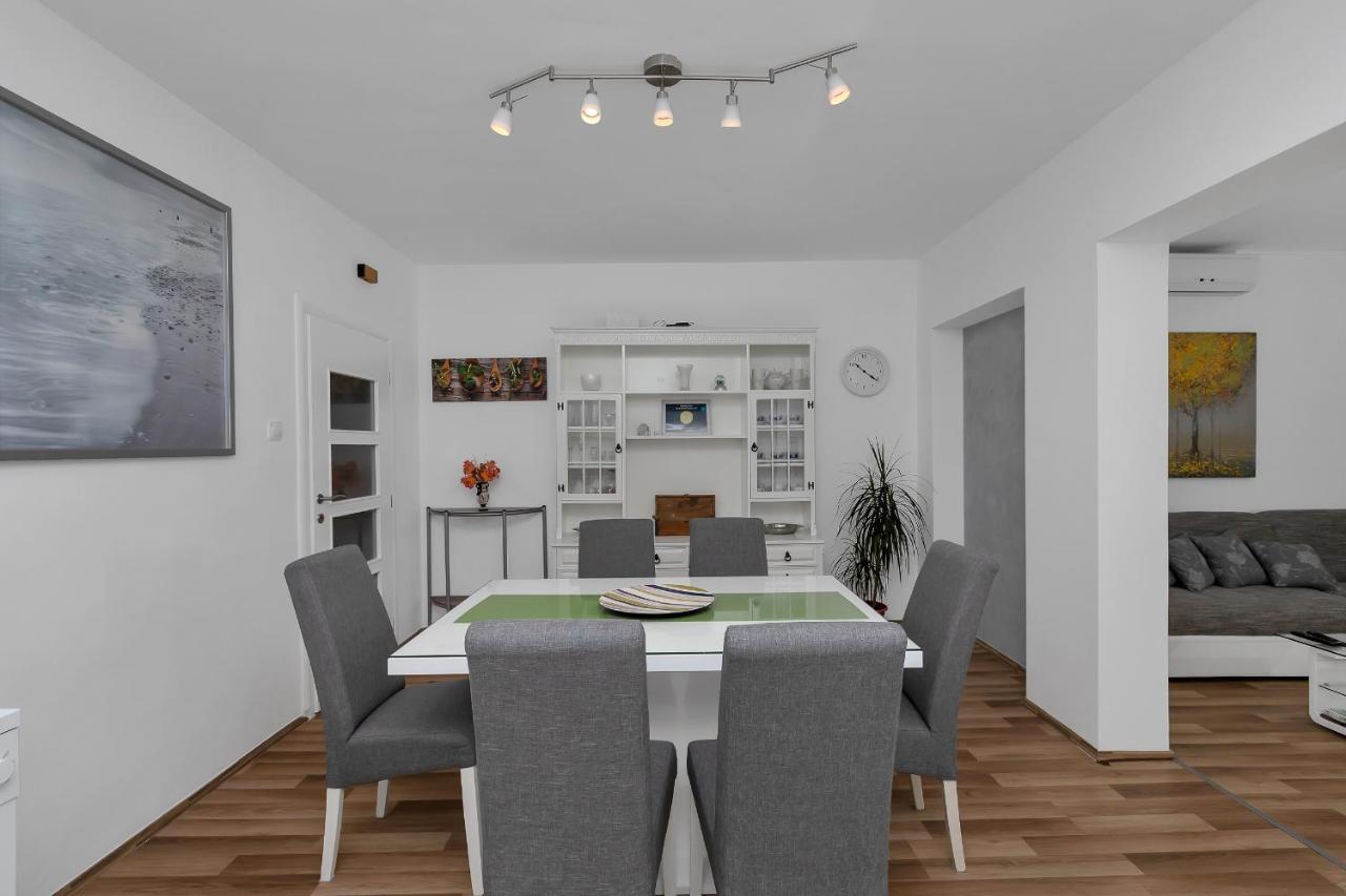 Apartment Sabina Makarska Exterior foto