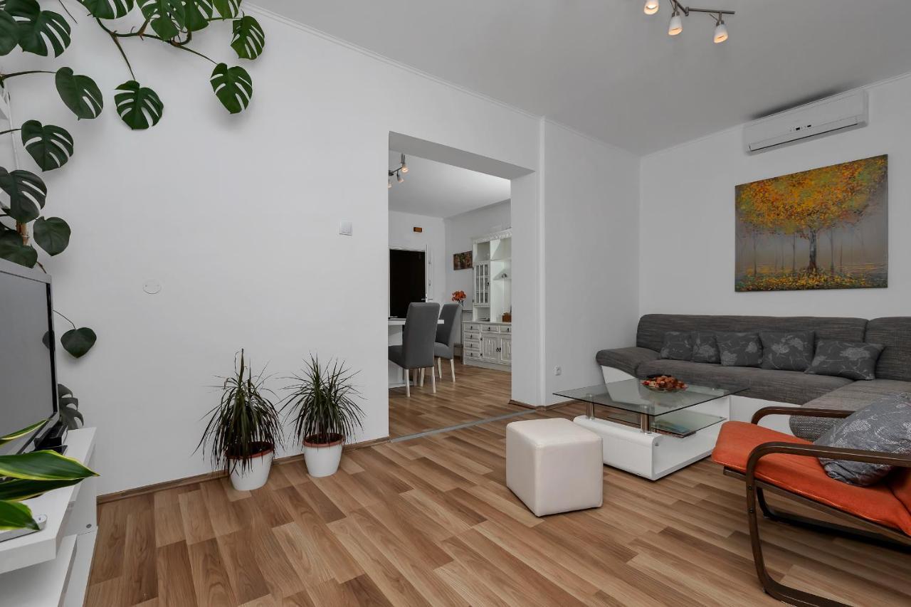 Apartment Sabina Makarska Exterior foto